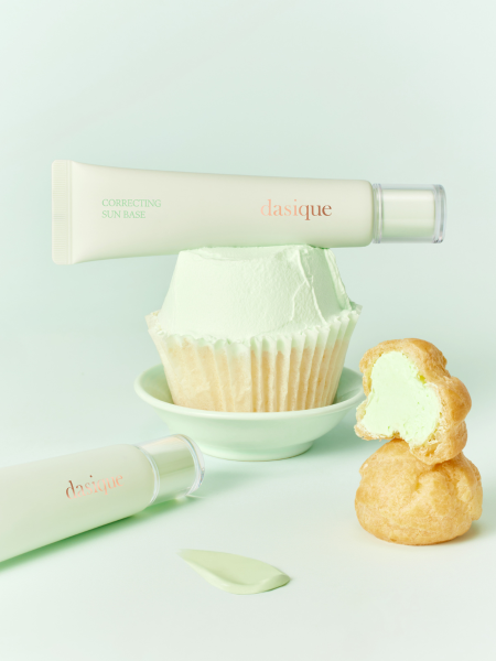 Солнцезащитная база под макияж с коррекцией тона Dasique Correcting Sun Base #02 Cica Green SPF 50+ PA+++ Солнцезащитная база под макияж с коррекцией тона Dasique Correcting Sun Base #02 Cica Green SPF 50+ PA+++