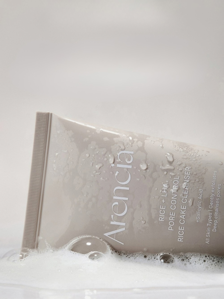 Очищающая пенка с экстрактом риса и салициловой кислотой Arencia Rice + LHA Pore Control Rice Cake Cleanser