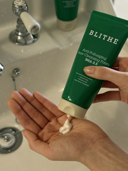 Глубокоочищающая пенка для умывания с салициловой кислотой Blithe Anti-Polluaging Pore Cleansing Foam
