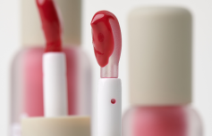 Стойкий блеск для губ с эффектом увеличения объёма UNLEASHIA Sisua Popcorn Syrup Lip Plumper No. 1 Strawberry Cream