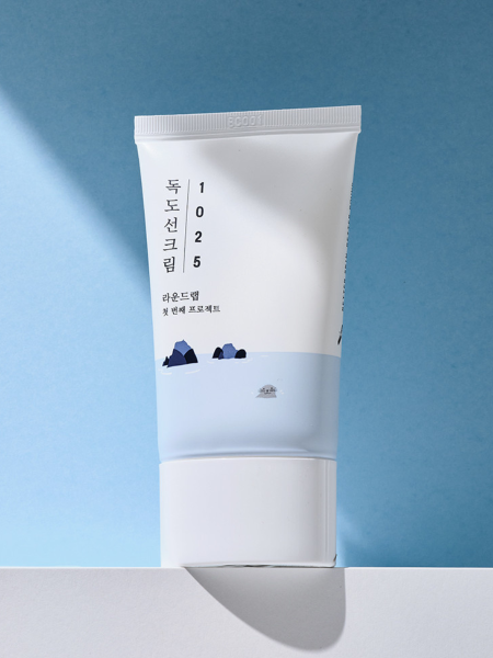 Round lab birch sunscreen. Крем Round Lab Dokdo 1025. Round Lab солнцезащитный крем. СПФ крем 50 корейский Round Lab. Раунд Лаб СПФ.