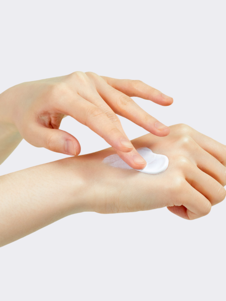 Успокаивающий солнцезащитный крем с пантенолом Ma:nyo Factory Panthe-Calming Sun Cream SPF50+ PA++++ Успокаивающий солнцезащитный крем с пантенолом Ma:nyo Factory Panthe-Calming Sun Cream SPF50+ PA++++