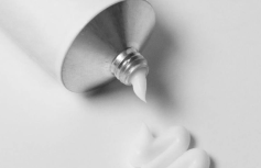 Парфюмированный крем для рук DPU Moisture Perfume Hand Cream White Tale