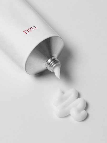 Парфюмированный крем для рук DPU Moisture Perfume Hand Cream White Tale