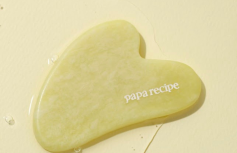 Массажный скребок гуаша из топаза Papa Recipe Topaz Lifting Heart Guasha