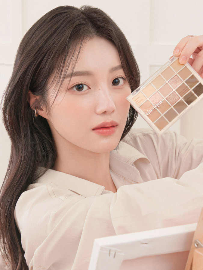 Большая палетка теней для век Dasique Mood Shadow Palette #01 Warm Basic