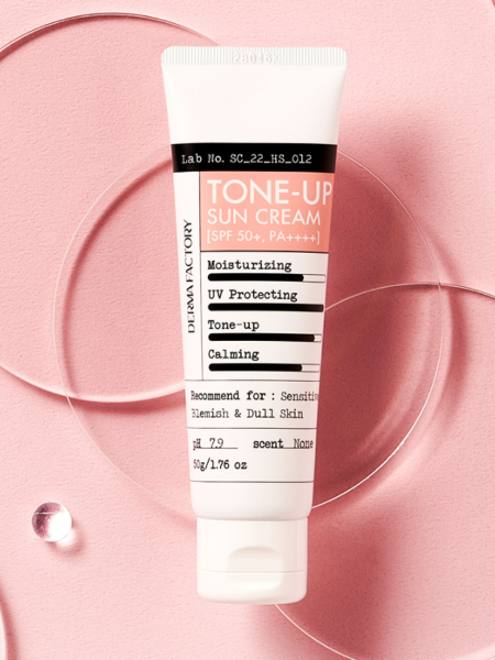 Солнцезащитный крем с каламином MAXI Derma Factory Inorganic Tone-Up Sun Cream SPF50+ PA++++ Солнцезащитный крем с каламином MAXI Derma Factory Inorganic Tone-Up Sun Cream SPF50+ PA++++