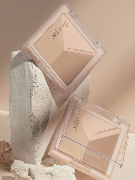 Сухая палетка-корректор для контуринга в теплых оттенках Dasique V Cut Blending Shading #01 Warm Blending