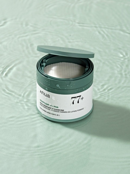 Отшелушивающие тонер-пэды для лица с экстрактом хауттюйнии и глюконолактоном ANUA Heartleaf 77% Clear Pad