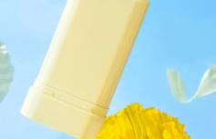 Водостойкий солнцезащитный стик с растительными экстрактами TOCOBO Vita Waterproof Sun Stick SPF50+ PA++++