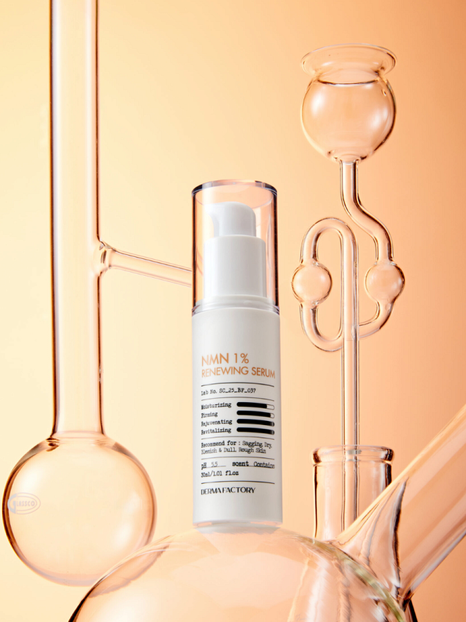 Восстанавливающая сыворотка для лица с ресвератролом Derma Factory NMN 1% Renewing Serum