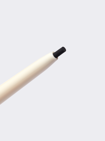 Гелевая подводка для век в формате карандаша в чёрном оттенке Dasique Slim Gel Eyeliner #01 Black