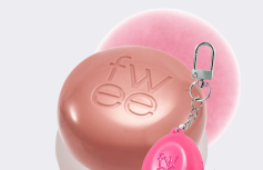 Набор: оттеночное суфле + брелок fwee Lip&Cheek Blurry Pudding Pot Keyring Set ND01 Oh!