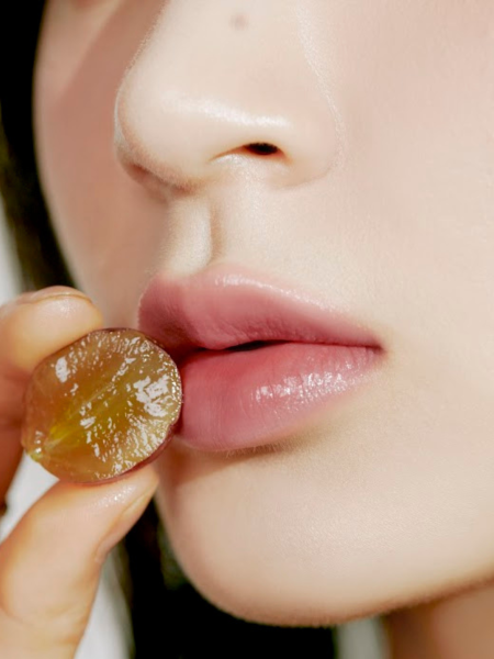 Сочный глянцевый тинт для губ с оттенком кожуры красного винограда rom&nd Juicy Lasting Tint 25 Bare Grape