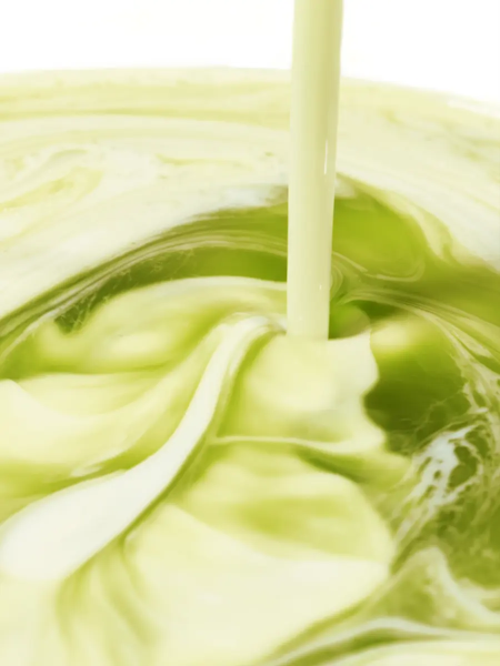 Успокаивающая двухфазная сыворотка с матчей и экстрактом центеллы VT Matcha Cica Layer Serum