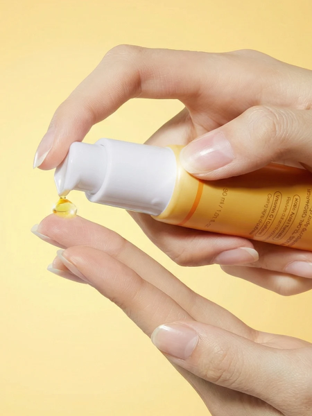 Осветляющий гель-сыворотка для век с экстрактом куркумы Medicube Kojic Acid Turmeric Vita Eye Gel Serum