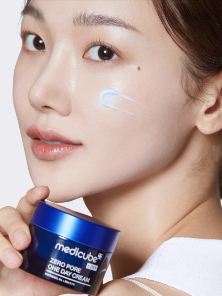 Себорегулирующий крем для сужения пор с салициловой кислотой и пантенолом Medicube Zero Pore One Day Cream Себорегулирующий крем для сужения пор с салициловой кислотой и пантенолом Medicube Zero Pore One Day Cream
