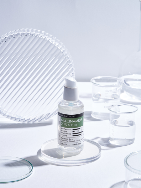 Успокаивающая сыворотка для лица с ниацинамидом Derma Factory Niacinamide 20% Serum
