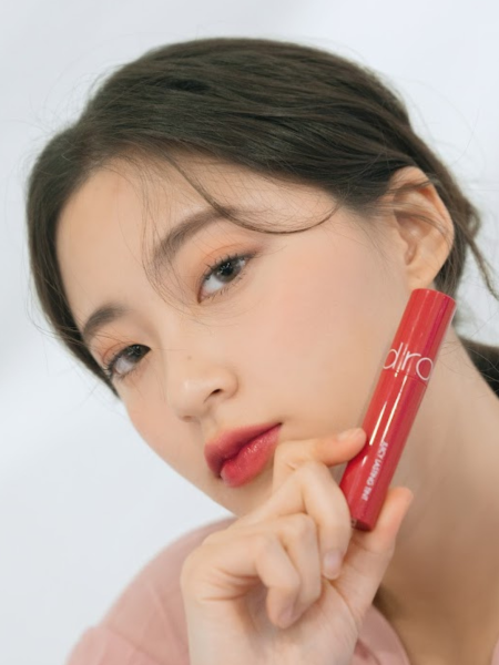 Сочный глянцевый тинт для губ с фруктовым оттенком инжира rom&nd Juicy Lasting Tint 06 FigFig
