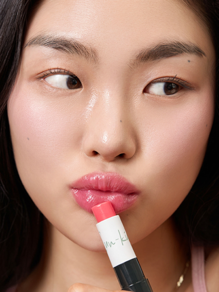 Питательный бальзам с эффектом объёмных губ в ягодном оттенке ShaiShaiShai Sun Kissed Plumping Lip Balm 05 Berry Fizz