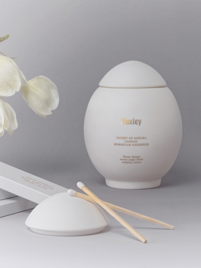 Ароматическая свеча для дома с ароматом марокканского сада Huxley Candle Moroccan Gardener