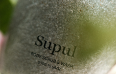 Парфюмированный гель-скраб для душа с цветочным ароматом I'm From Supul Body Scrub & Wash