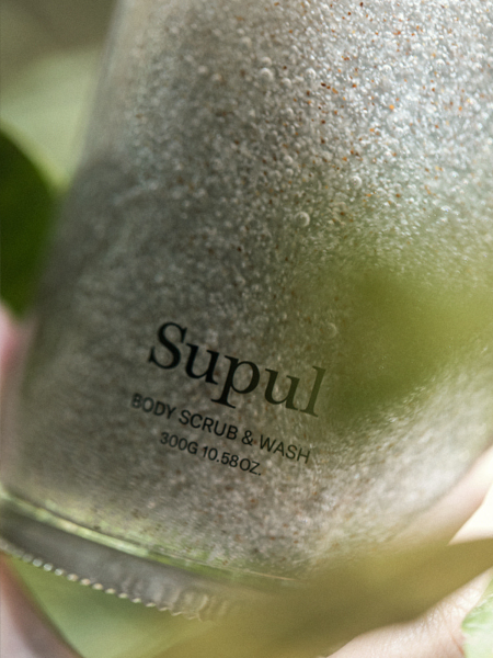 Парфюмированный гель-скраб для душа с цветочным ароматом I'm From Supul Body Scrub & Wash Парфюмированный гель-скраб для душа с цветочным ароматом I'm From Supul Body Scrub & Wash