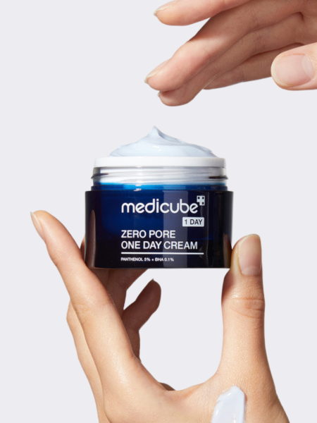 Себорегулирующий крем для сужения пор с салициловой кислотой и пантенолом Medicube Zero Pore One Day Cream Себорегулирующий крем для сужения пор с салициловой кислотой и пантенолом Medicube Zero Pore One Day Cream