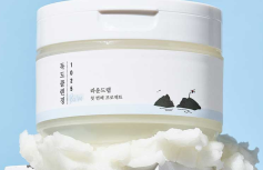 Очищающий гидрофильный бальзам с морской водой Round Lab 1025 Dokdo Cleansing Balm
