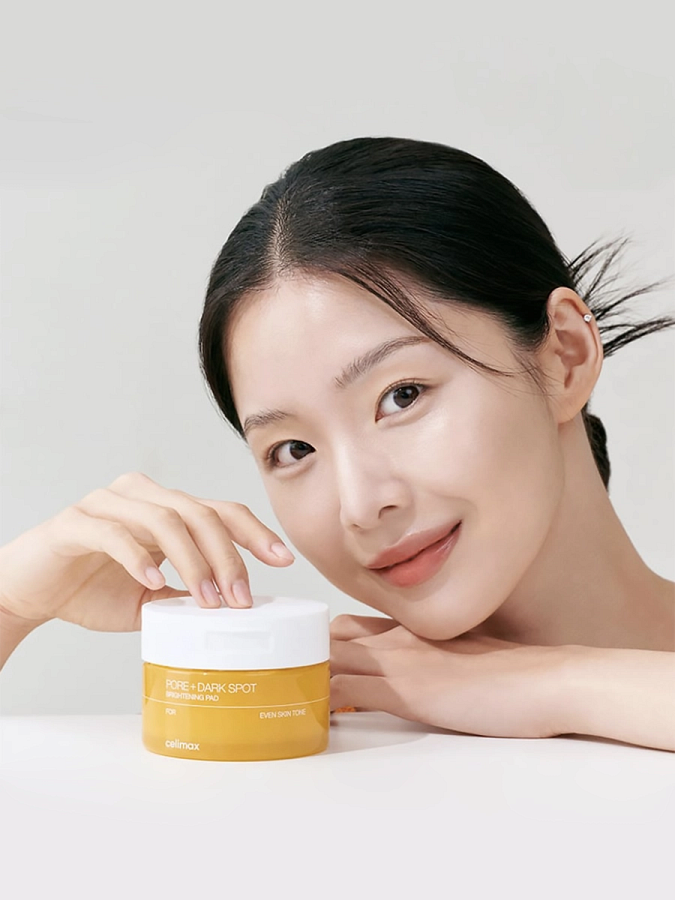 Осветляющие тонер-диски с фруктовыми экстрактами Celimax Pore + Dark Spot Brightening Pad