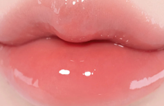 Лёгкий глянцевый блеск для губ fwee 3D Voluming Gloss A02 Sorbet 30%