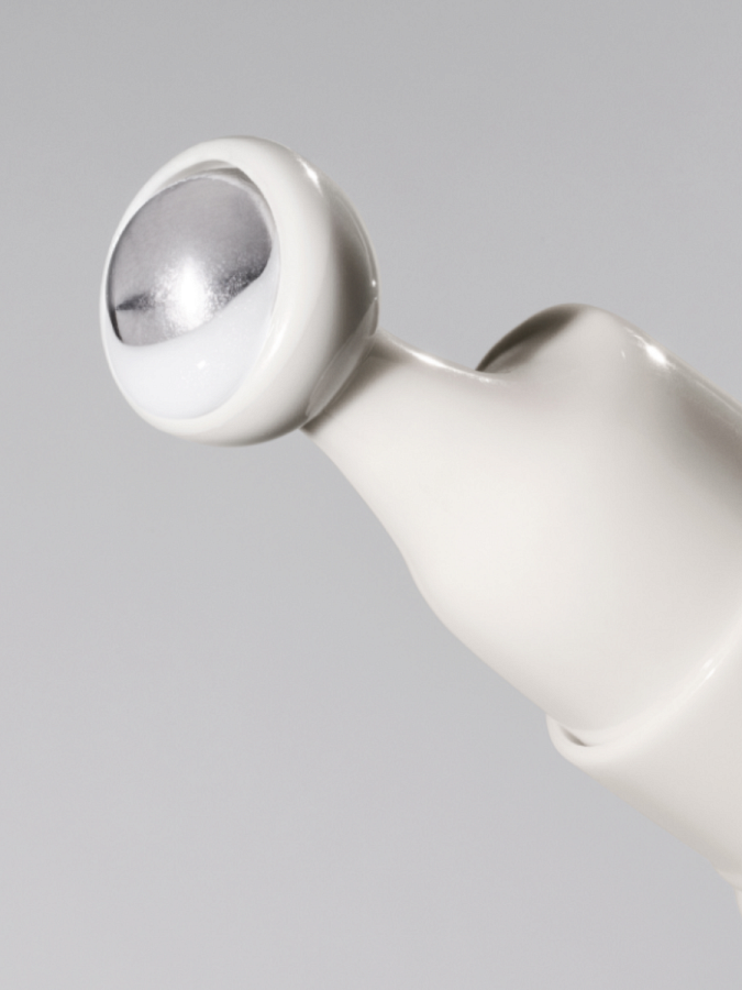 Сыворотка-роллер для кожи вокруг глаз с экстрактом зеленого чая innisfree Green Tea Hyaluronic Glow Eye & Face Ball