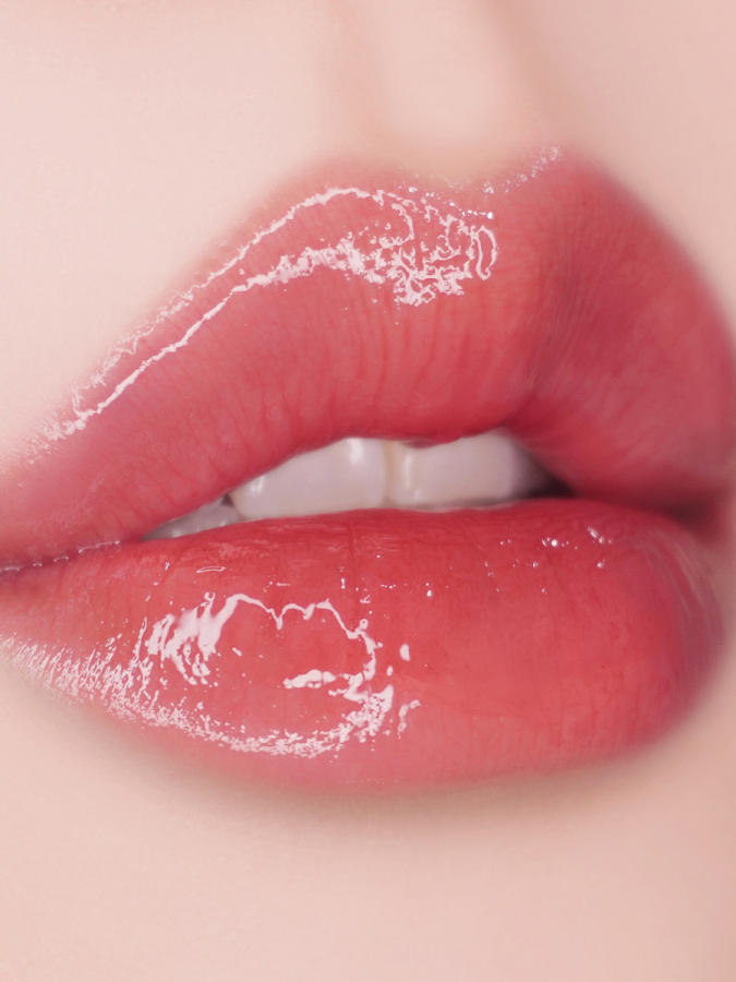 Стойкий блеск для губ с эффектом увеличения объёма UNLEASHIA Sisua Popcorn Syrup Lip Plumper No. 1 Strawberry Cream