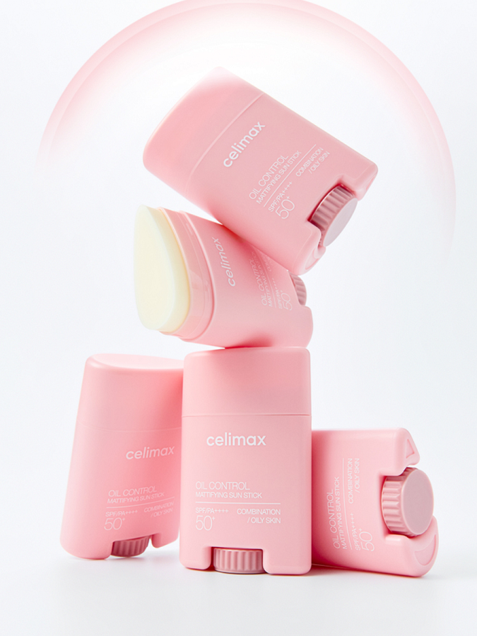 Матирующий солнцезащитный стик с растительными экстрактами Celimax Oil Control Mattifying Sun Stick SPF50+ PA++++