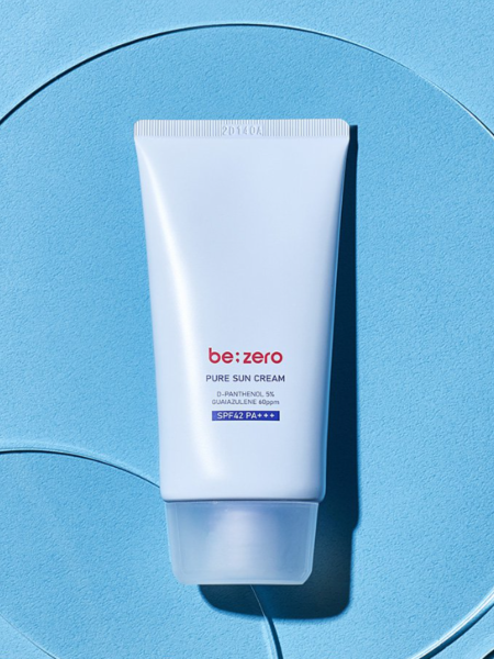 Мягкий солнцезащитный крем с гвайазуленом Derma Factory Be Zero Pure Sun Cream SPF 42 PA+++ Мягкий солнцезащитный крем с гвайазуленом Derma Factory Be Zero Pure Sun Cream SPF 42 PA+++