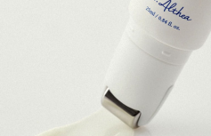 Разглаживающий крем-роллер для кожи вокруг глаз с ретинолом Dr.Althea Retinol Flat Iron Eye Roller