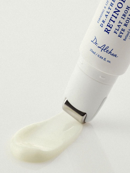 Разглаживающий крем-роллер для кожи вокруг глаз с ретинолом Dr.Althea Retinol Flat Iron Eye Roller