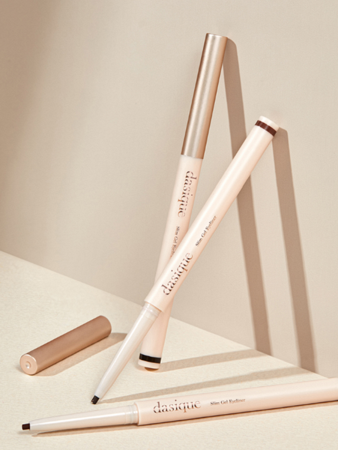 Гелевая подводка для век в формате карандаша в светло-коричневом оттенке Dasique Slim Gel Eyeliner #02 Pearl Brown