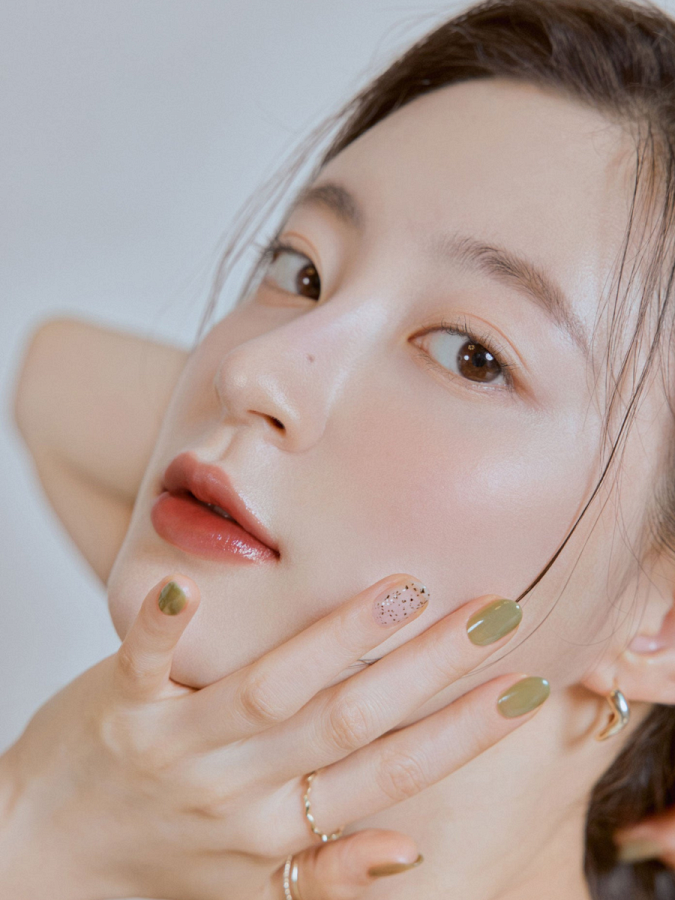 Лёгкий глянцевый пигмент в оттенке чили rom&nd DEWY·FUL Water Tint 04 Chili Up
