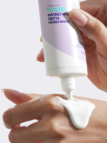 Солнцезащитный флюид с экстрактом красного лука IsNtree Onion Newpair Fresh Fluid Sun Cream SPF50+ PA++++