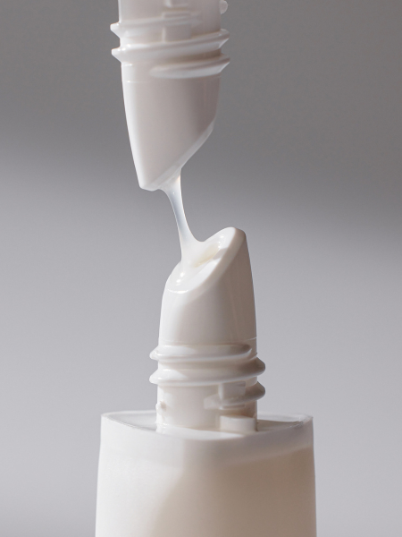 Антиоксидантный солнцезащитный бальзам для губ с гиалуроновой кислотой Some By Mi V10 Hyal Lip Sun Protector SPF15