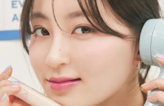 Лёгкий глянцевый пигмент в сиреневом оттенке rom&nd DEWY·FUL Water Tint 11 Lilac Cream
