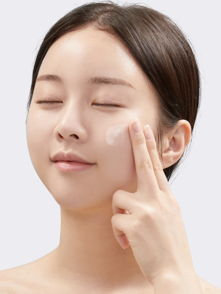 Успокаивающая эмульсия для лица с экстрактом центеллы MAXI VT Cica Emulsion