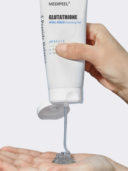 Осветляющий гель для умывания с глутатионом MEDI-PEEL Glutathione Hyal Aqua Foaming Gel Cleanser