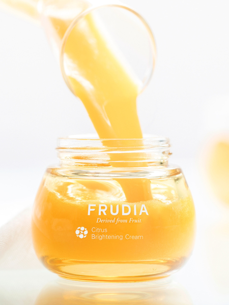 Крем с цитрусом для сияния кожи FRUDIA Citrus Brightening Cream Крем с цитрусом для сияния кожи FRUDIA Citrus Brightening Cream