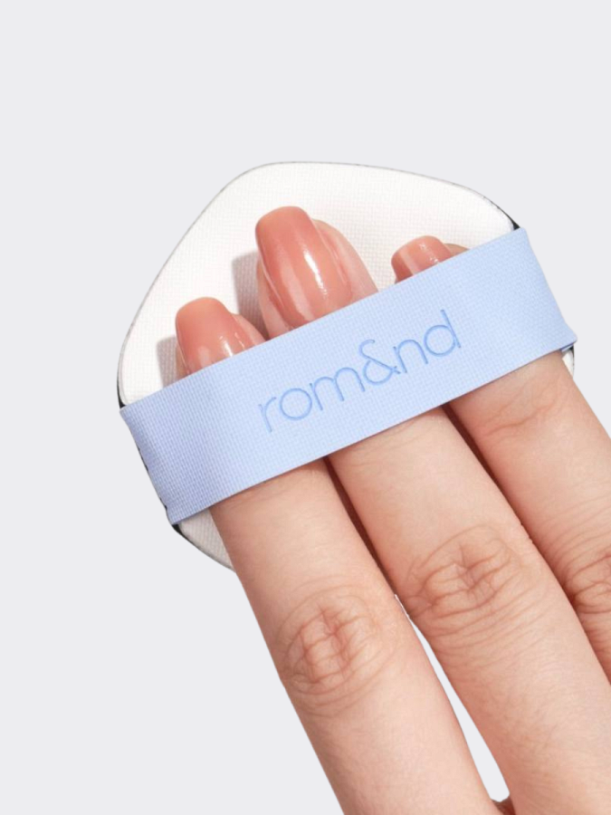 Рефил для кушона с влажным финишем в бежевом оттенке rom&nd Bare Water Cushion 04 Beige 23 SPF38 PA++++ REFILL