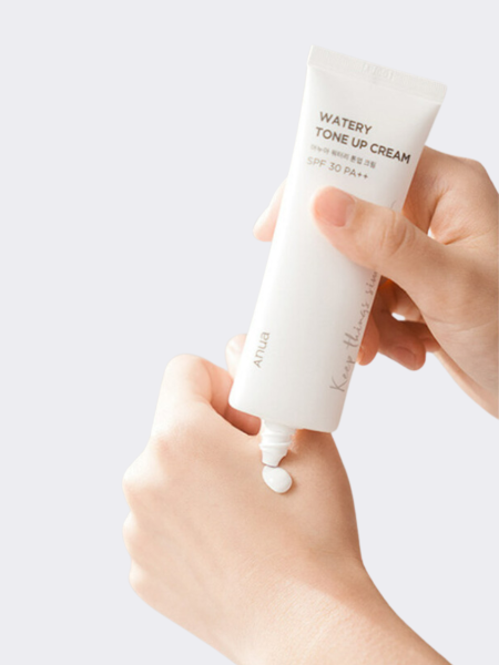Осветляющий солнцезащитный крем с растительными экстрактами ANUA Watery Tone Up Cream SPF30 PA++ Осветляющий солнцезащитный крем с растительными экстрактами ANUA Watery Tone Up Cream SPF30 PA++