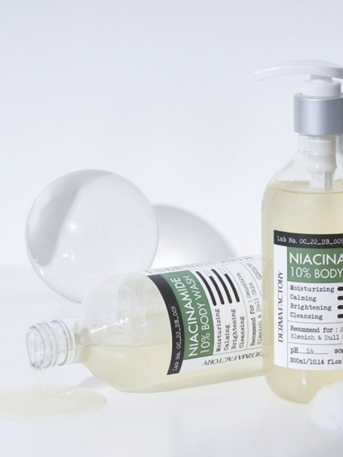 Успокаивающий гель для душа с ниацинамидом Derma Factory Niacinamide 10% Body Wash