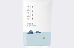 Освежающий солнцезащитный крем с морской водой Round Lab 1025 Dokdo Sunscreen SPF50+ PA++++