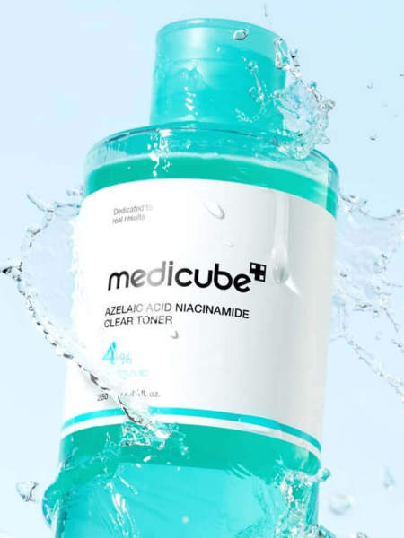 Очищающий тонер с азелаиновой кислотой Medicube Azelaic Acid Niacinamide Clear Toner